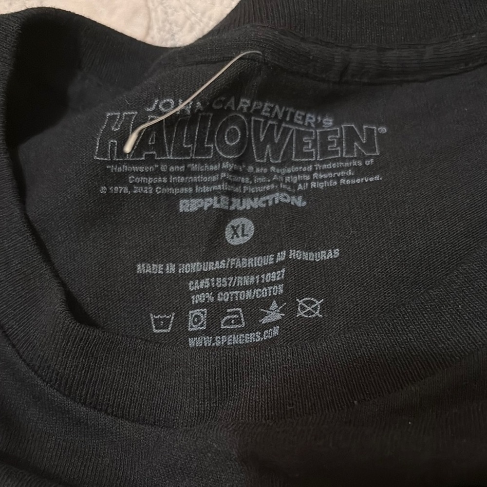 Michael Myers shirt - Picture 3 of 3